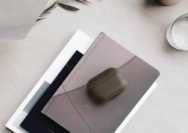Uniq Terra Genuine Leather Snap Case Pine Olive for Apple AirPods Pro