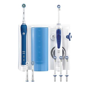Oral-B Oxyjet Cleaning System + Pro2000 ToothBrush
