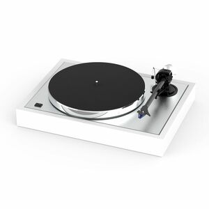 Pro-Ject The Classic Belt-Drive Turntable with Ortofon 2M Blue - Satin White