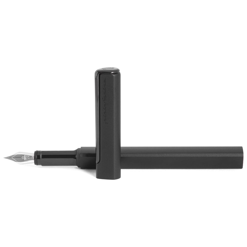 Pininfarina Segno PF One Fountain Pen Black/Nib Medium - Schmidt K6 Converter Black Ink