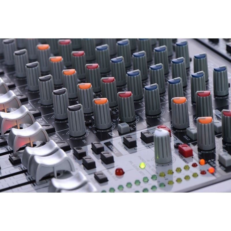 Behringer Xenyx QX1622USB Audio Mixer