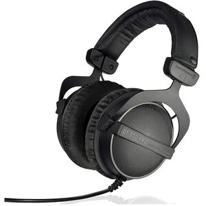 Beyerdynamic DT 770 Pro The Studio Legend 250 Ohms Studio Headphones