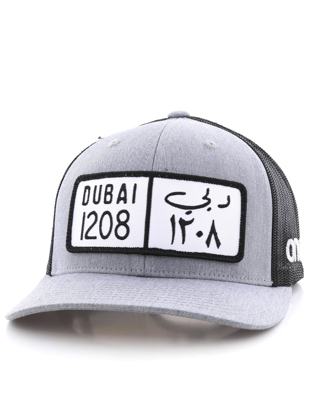 One8 Dubai Classic Plate Curved Brim Trucker Hat Unisexcap Osfa