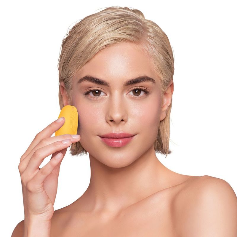 Foreo Luna Fofo Smart Cleansing Massager & Skin Analyzer Sunflower Yellow