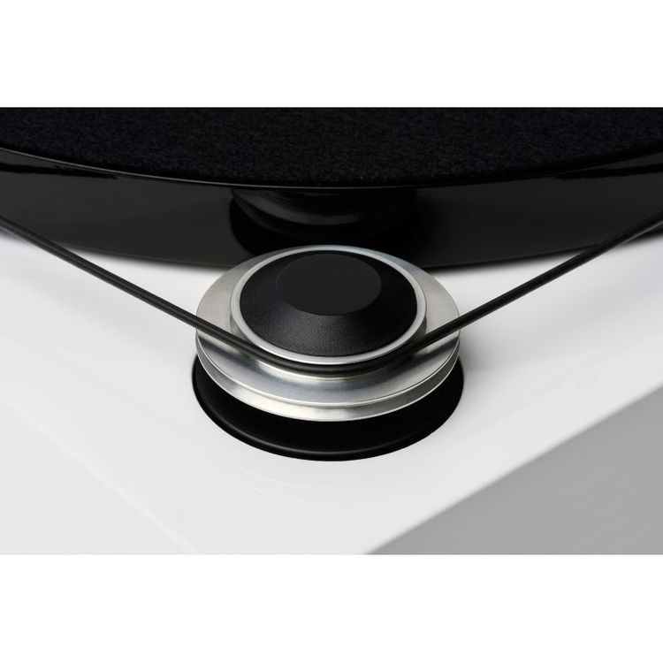 Pro-Ject Essential III Digital Belt-Drive Turntable with Ortofon OM10 - Walnut