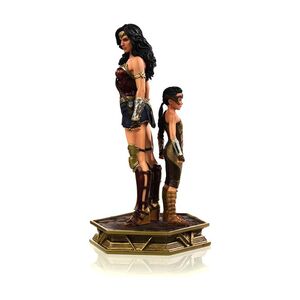 Iron Studios DC WW84 Wonder Woman & Young Diana Deluxe Art Scale 1.10 Scale Statue