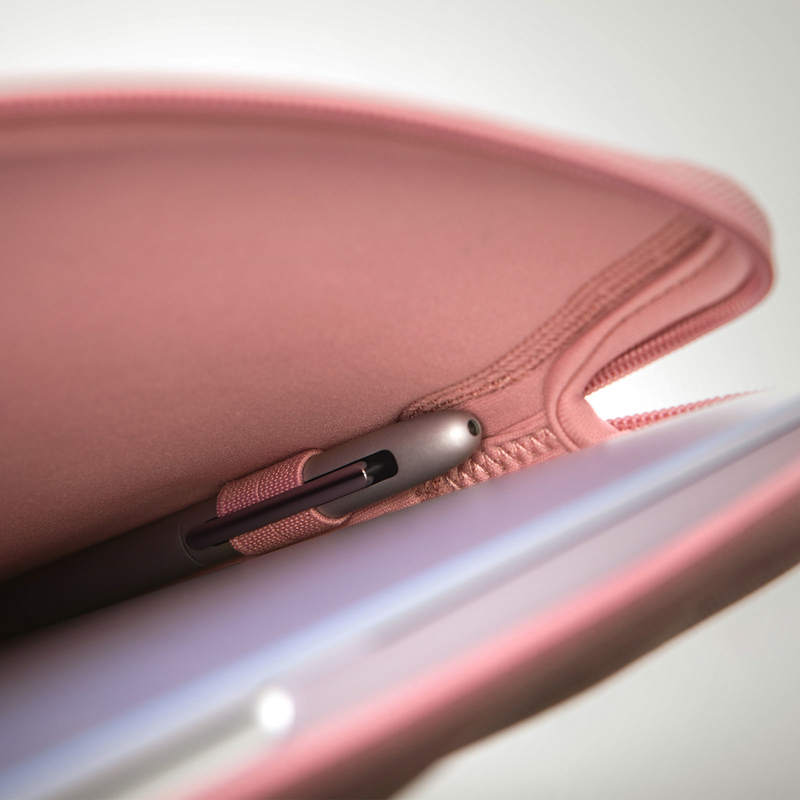 Moshi Pluma Sleeve Carnation Pink for MacBook Pro/Air 13-Inch
